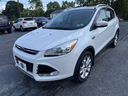 Used 2016 Ford Escape Titanium w/ Equipment Group 301A AWD/4WD image 4