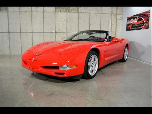 Used 1999 Chevrolet Corvette Convertible w/ Performance Handling Pkg RWD image 4