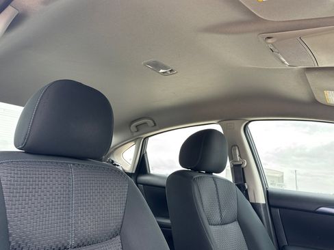 Used 2019 Nissan Sentra SR w/ Exterior Package image 15