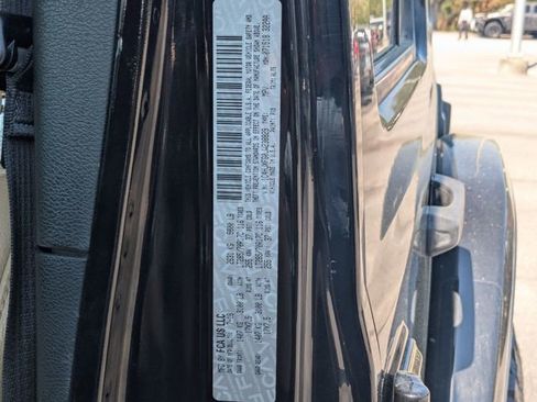 Used 2018 Jeep Wrangler Unlimited Rubicon image 35