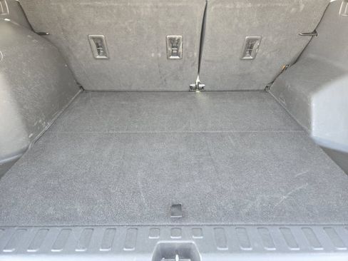 Used 2023 GMC Terrain SLT AWD/4WD image 26
