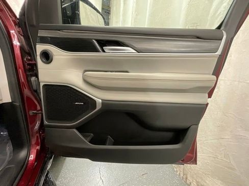 Used 2024 Jeep Wagoneer L Series II w/ Flexible Seating Group RWD image 21