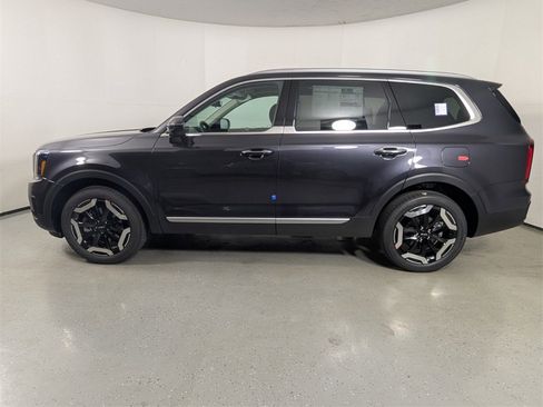 New 2025 Kia Telluride S image 4