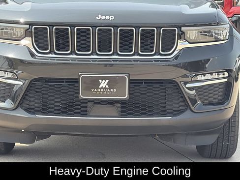 Used 2023 Jeep Grand Cherokee Limited w/ Trailer Tow Prep Group (B) AWD/4WD image 4