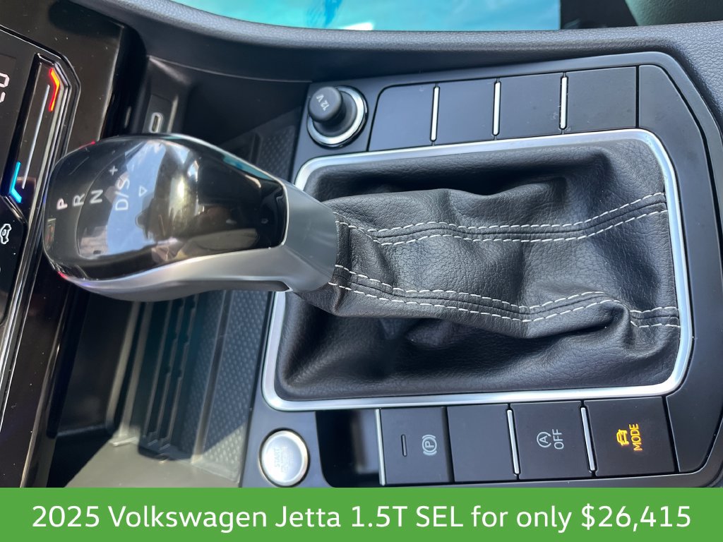 Used 2025 Volkswagen Jetta SEL FWD image 29