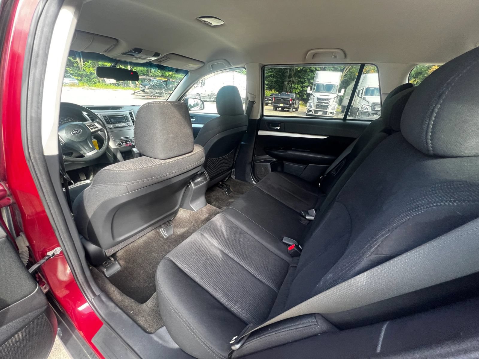 Used 2013 Subaru Outback 2.5i Premium w/ All-Weather Pkg AWD/4WD image 10
