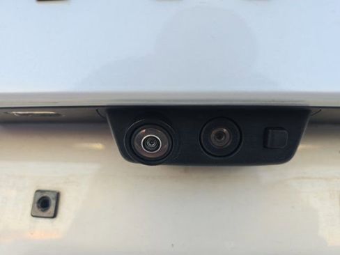 Used 2021 Chevrolet Tahoe High Country w/ Premium Package image 12