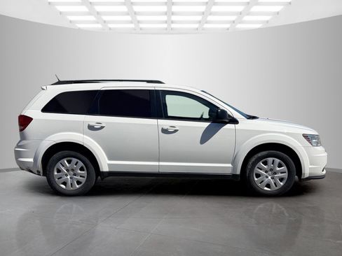 Used 2018 Dodge Journey SE AWD/4WD image 4