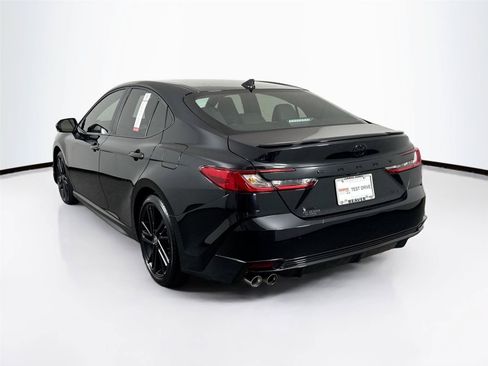 Certified 2026 Toyota Camry Hybrid FWD image 11