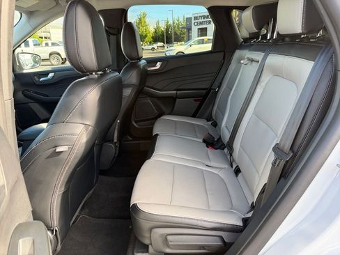 Used 2025 Ford Escape Platinum AWD/4WD image 33