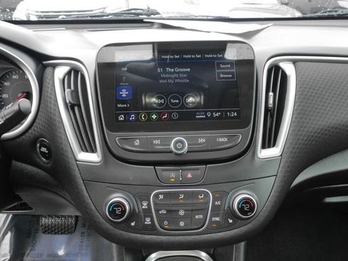 Used 2024 Chevrolet Malibu LT image 28