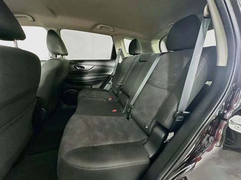 Used 2016 Nissan Rogue SV w/ SV Premium Package AWD/4WD image 25