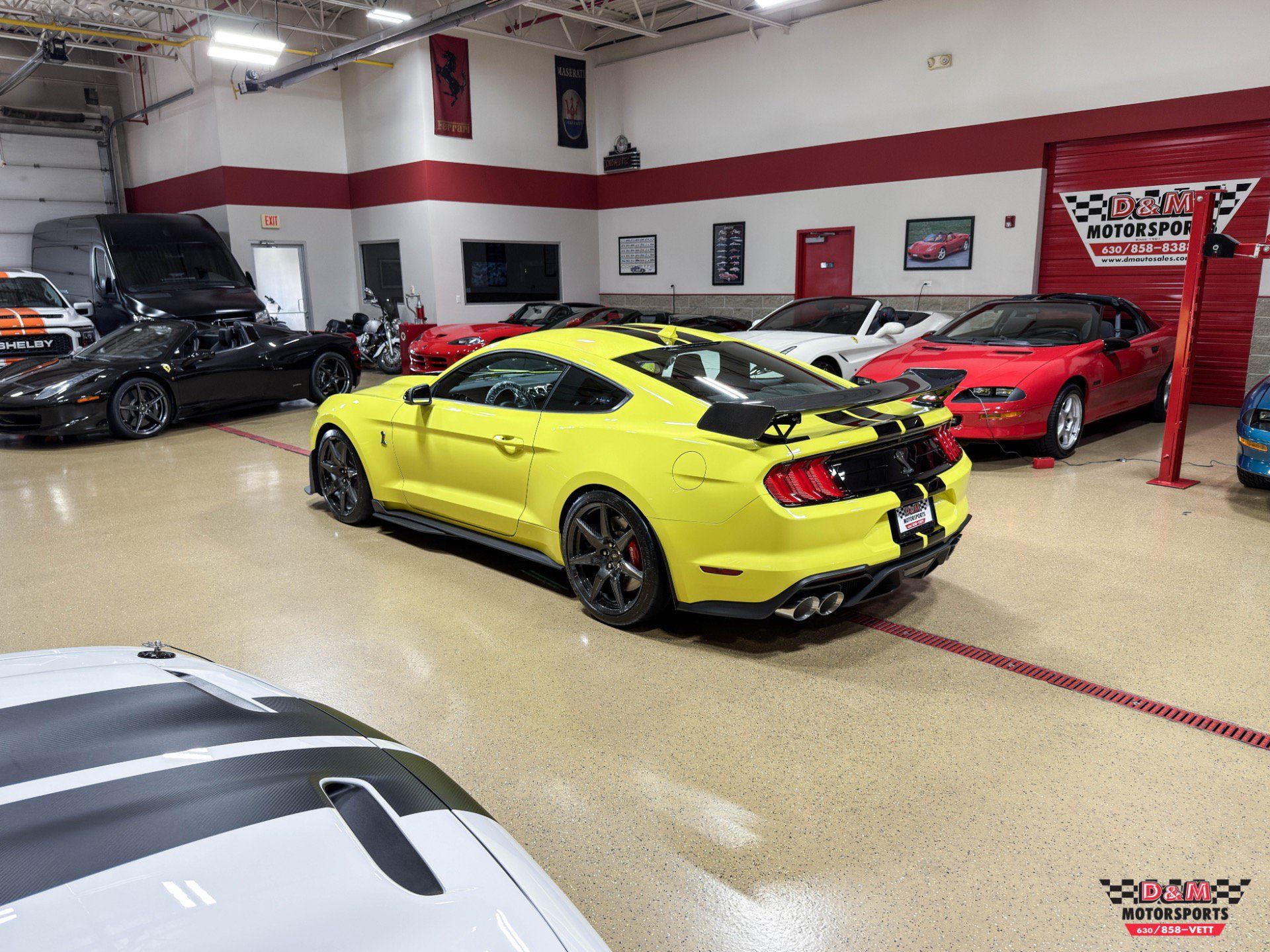 Used 2021 Ford Mustang Shelby GT500 w/ Carbon Fiber Track Pack RWD image 38