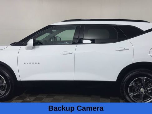 Used 2025 Chevrolet Blazer LT w/ Convenience Package FWD image 9