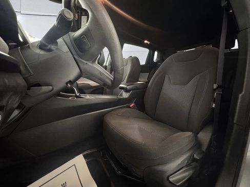 Used 2023 Jeep Compass Sport image 8