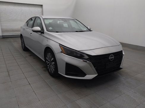 Used 2023 Nissan Altima 2.5 SV image 13