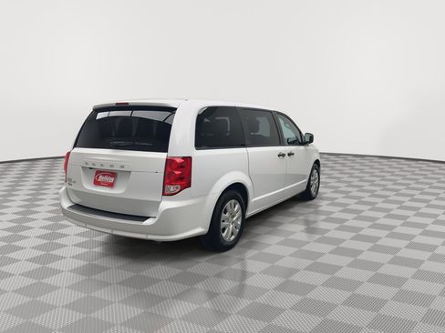Used 2020 Dodge Grand Caravan SE w/ Rear Park Assist Package image 29
