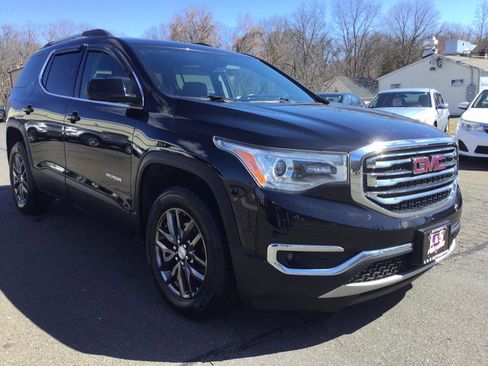 Used 2017 GMC Acadia SLT image 3