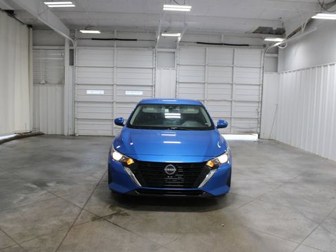 Used 2024 Nissan Sentra SV FWD image 3