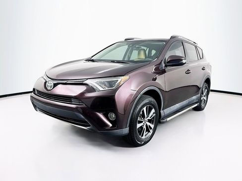 Used 2018 Toyota RAV4 XLE image 3