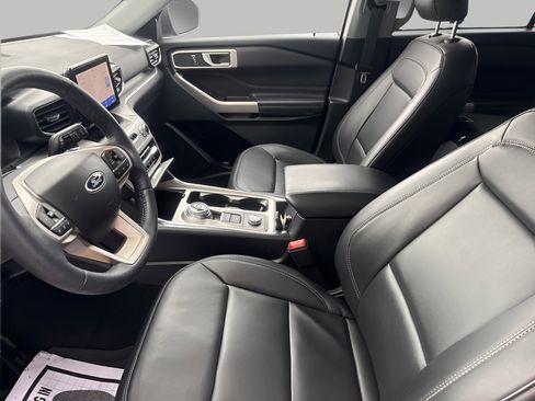 Certified 2023 Ford Explorer XLT w/ Equipment Group 202A image 34