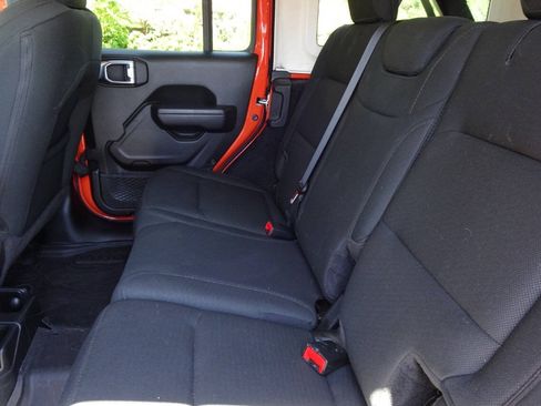 Used 2023 Jeep Wrangler Unlimited Sport AWD/4WD image 16