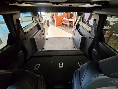 New 2025 Ford Bronco Badlands image 29