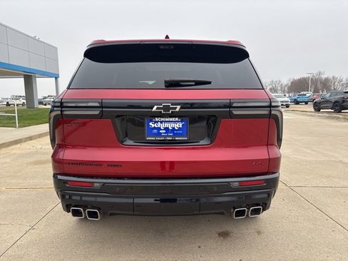 Used 2024 Chevrolet Traverse RS image 8