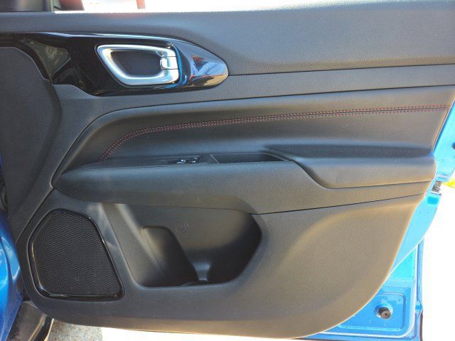 Used 2025 Jeep Compass Trailhawk AWD/4WD image 17