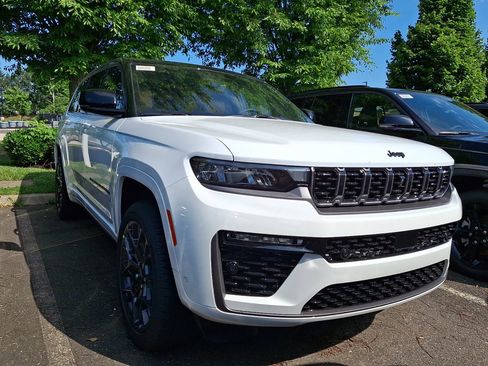 New 2026 Jeep Grand Cherokee L Summit AWD/4WD image 2