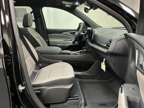 New 2026 Chevrolet Traverse LT w/ Sun and Wheel Package AWD/4WD image 34