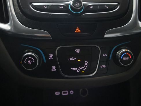 Used 2020 Chevrolet Equinox LS w/ LS Convenience Package AWD/4WD image 23