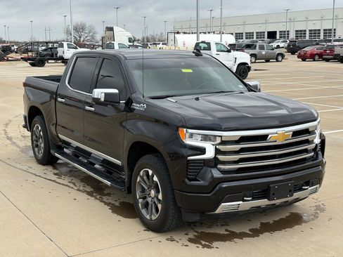 Used 2024 Chevrolet Silverado 1500 High Country image 14