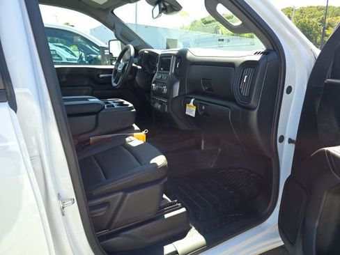 New 2024 GMC Sierra 3500 Pro w/ Convenience Package image 15