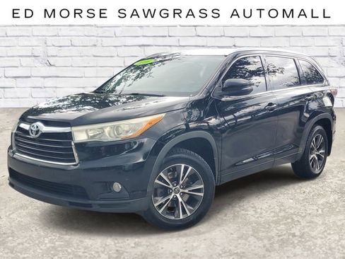 Used 2016 Toyota Highlander XLE AWD/4WD image 1