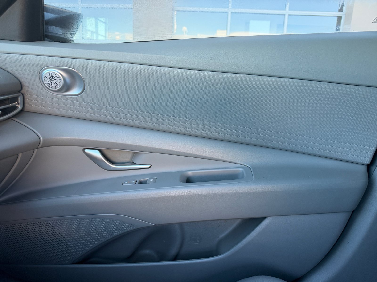 Used 2024 Hyundai Elantra SE FWD image 16