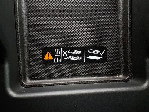 Used 2022 Chevrolet Silverado 1500 LT Trail Boss w/ LT Trail Boss Premium Package image 16