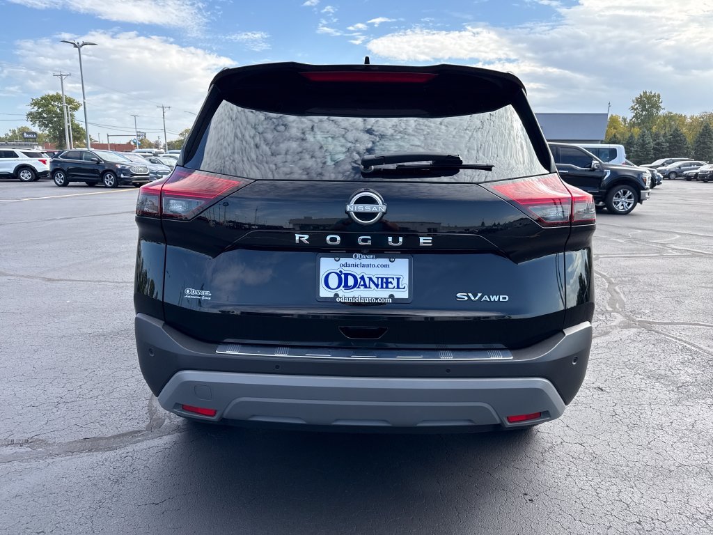 Used 2023 Nissan Rogue SV AWD/4WD image 7