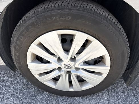 Used 2025 Nissan Sentra S image 36