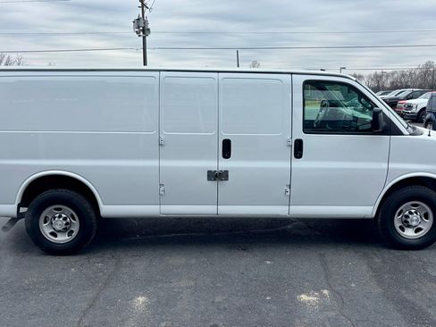 Used 2017 Chevrolet Express 3500 RWD 3500 Extended 155 image 5