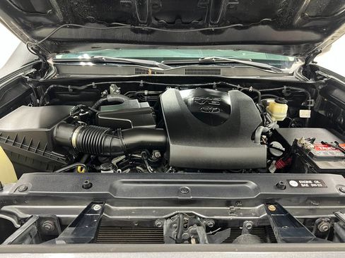 Used 2016 Toyota Tacoma SR5 w/ Towing Package RWD image 26