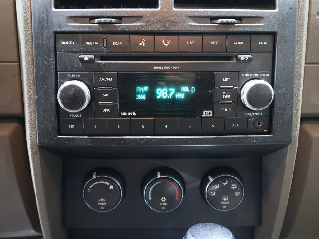 Used 2008 Dodge Nitro SXT RWD image 23