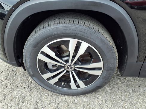 Used 2024 Mercedes-Benz GLB 250 4MATIC image 24