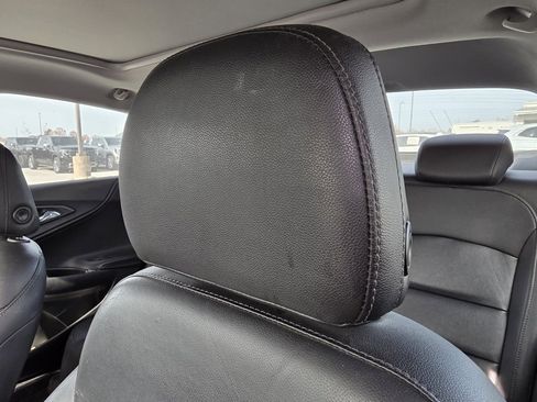 Used 2017 Chevrolet Malibu LT w/ Leather Package image 21