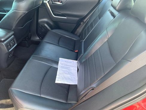 Used 2020 Toyota RAV4 Limited AWD/4WD image 16