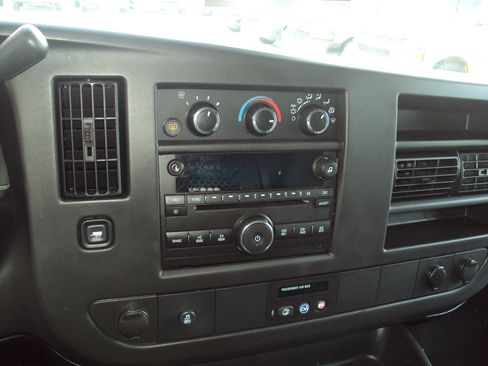 Used 2013 Chevrolet Express 1500 AWD image 20