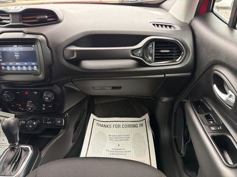 Used 2020 Jeep Renegade Altitude AWD/4WD image 18