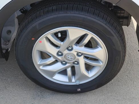 New 2026 Hyundai Venue SE FWD image 9