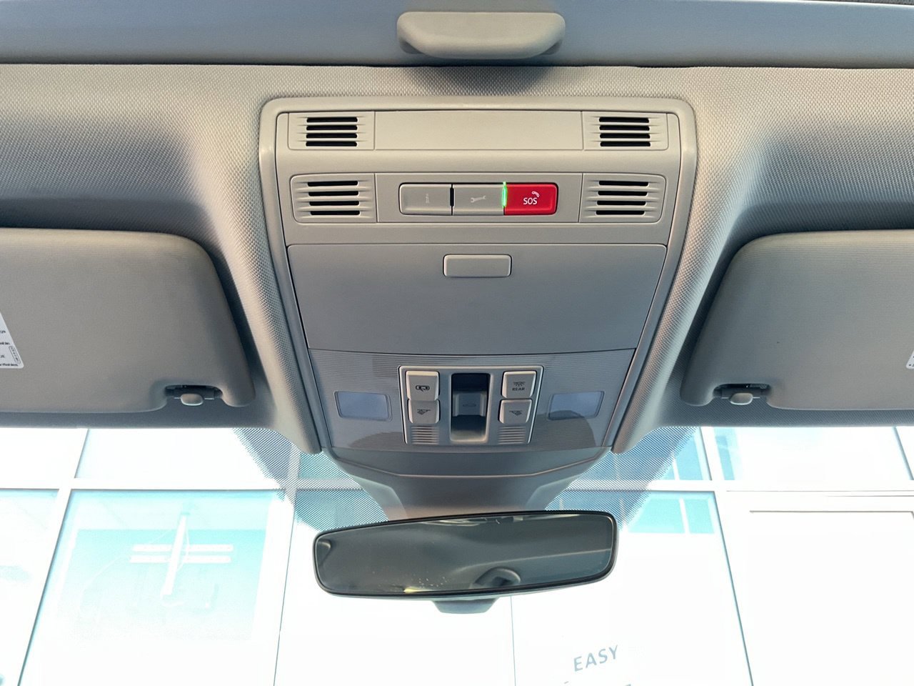 Used 2025 Volkswagen Jetta SE FWD image 18