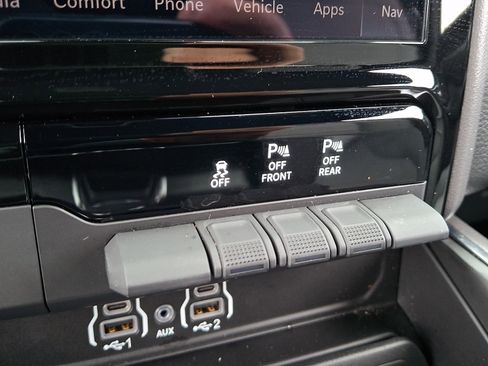 Used 2025 RAM 1500 Big Horn AWD/4WD image 23